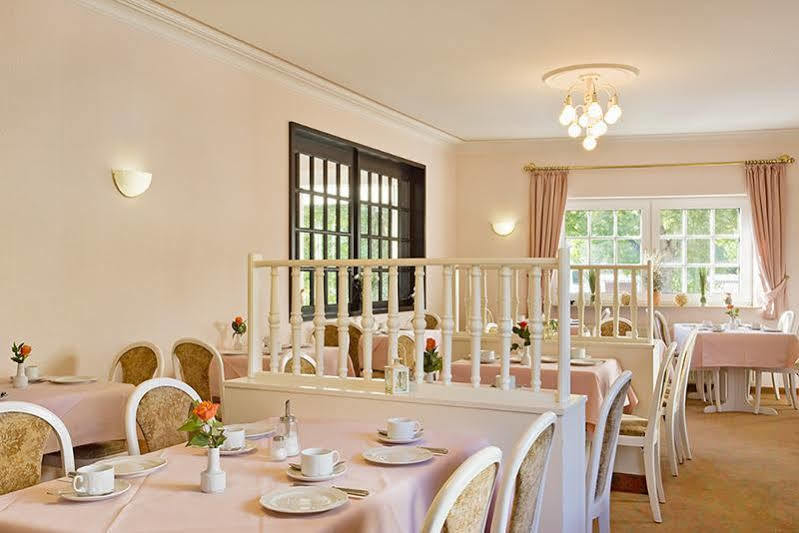 Hotel Heuboden ウムキルヒ エクステリア 写真