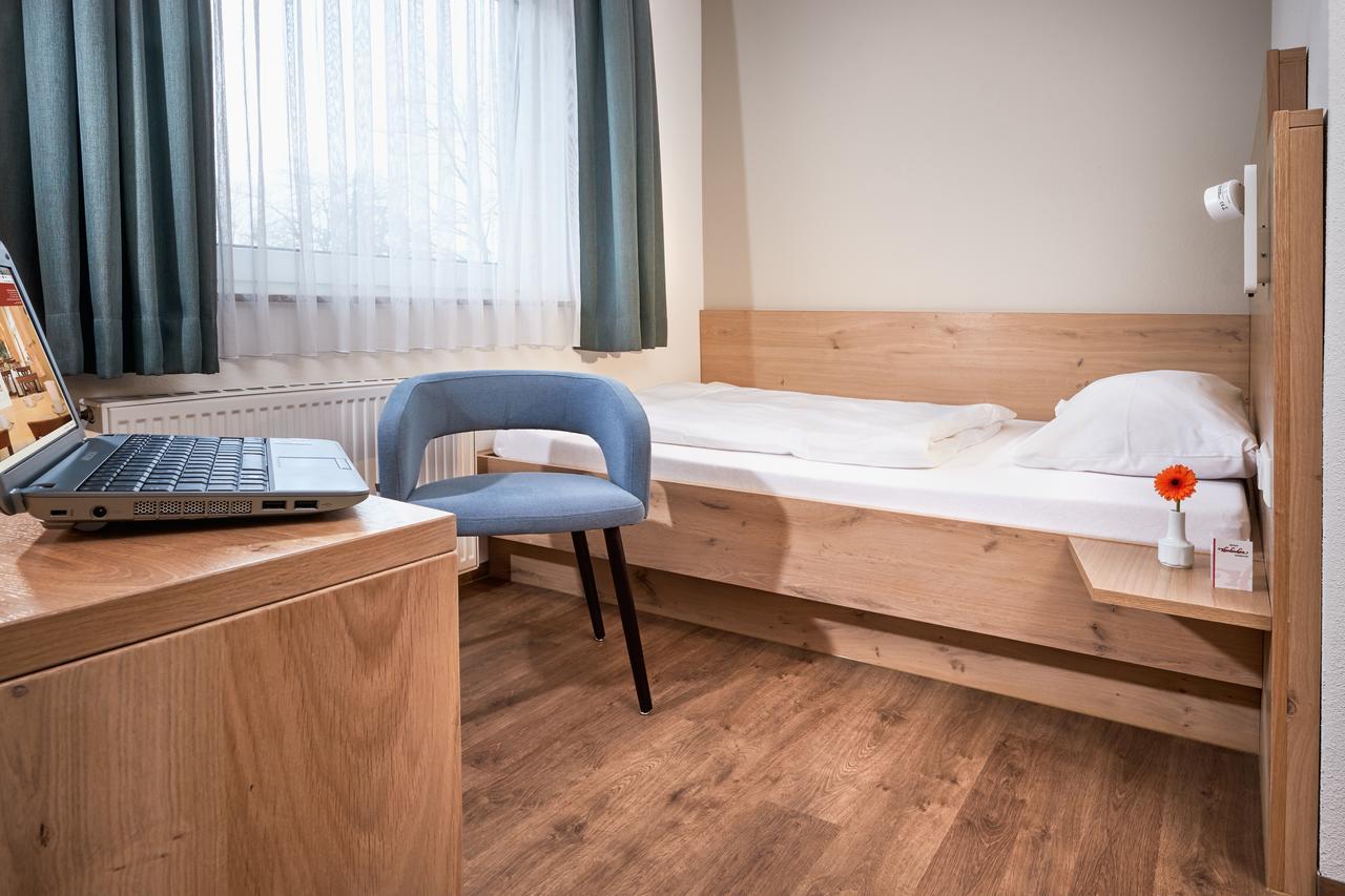Hotel Heuboden ウムキルヒ エクステリア 写真